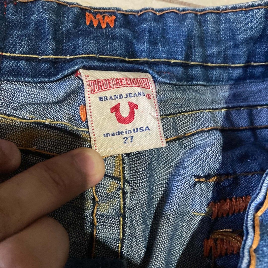 True religion pants (Category: Jeans) located in Bulacan. Submitted by ajinn_ (Listing ID 1469366748, Image 3). Description: issue broken zipper but zipper still there.