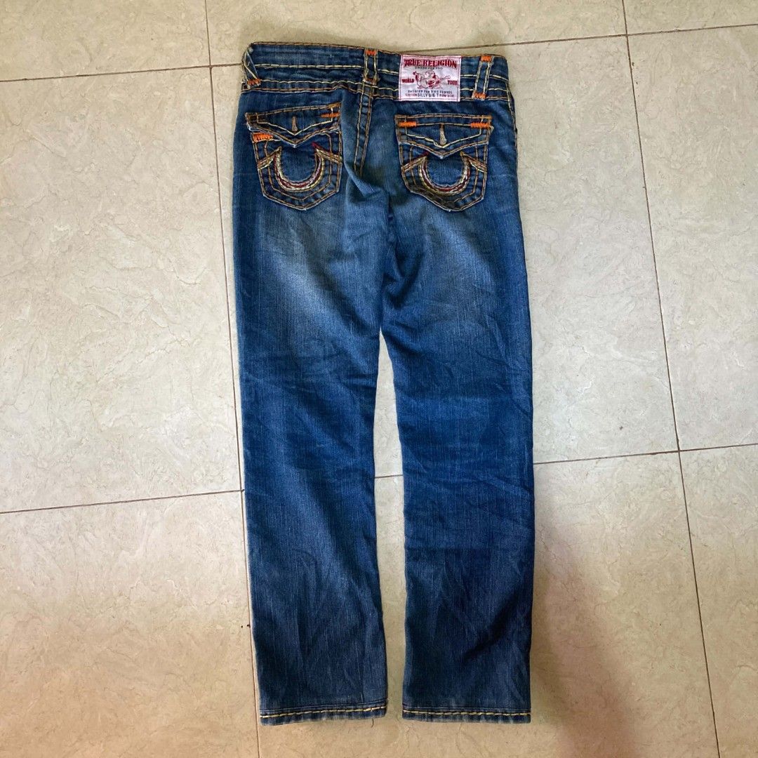 True religion pants (Category: Jeans) located in Bulacan. Submitted by ajinn_ (Listing ID 1469366748, Image 2). Description: issue broken zipper but zipper still there.