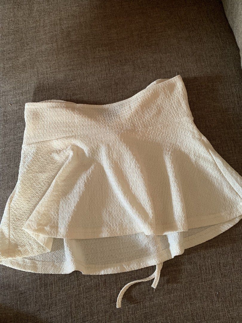 Tube peplum top (Category: Sleeveless) located in Camalig. Submitted by abyssia (Listing ID 1469183889, Image 2). Description: .