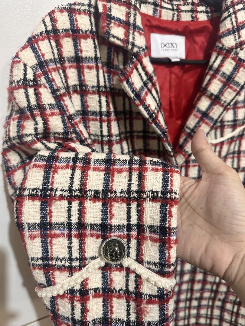 Tweed blazer (Category: Coats, Jackets and Outerwear) located in Tandag. Submitted by kawaiispreloved (Listing ID 1469249683, Image 3). Description: Large to xl.