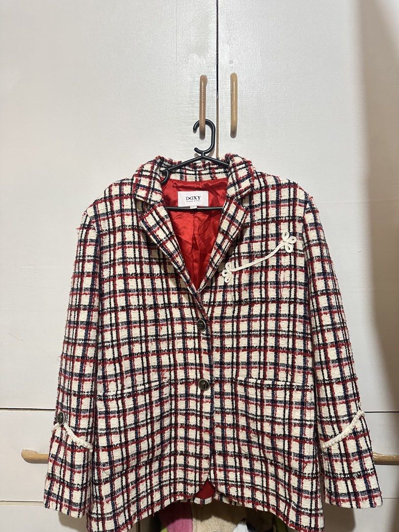 Tweed blazer (Category: Coats, Jackets and Outerwear) located in Tandag. Submitted by kawaiispreloved (Listing ID 1469249683, Image 1). Description: Large to xl.