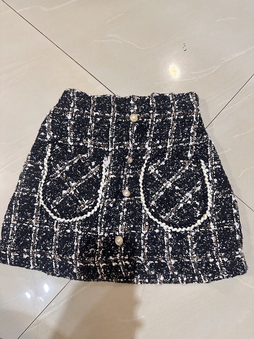 Tweed skirts for kids (Category: Babies & Kids Fashion) located in Tandag. Submitted by kawaiispreloved (Listing ID 1469248733, Image 3). Description: 1. Size 140, 9-10 y/o 2. 4-6 y/o 3. 5-7 y/o 4. 3-5 y/o 280 each, take all 1k.