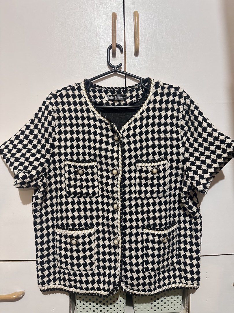 Tweed top (Category: Blouses) located in Tandag. Submitted by kawaiispreloved (Listing ID 1469249359, Image 1). Description: Large - XL.