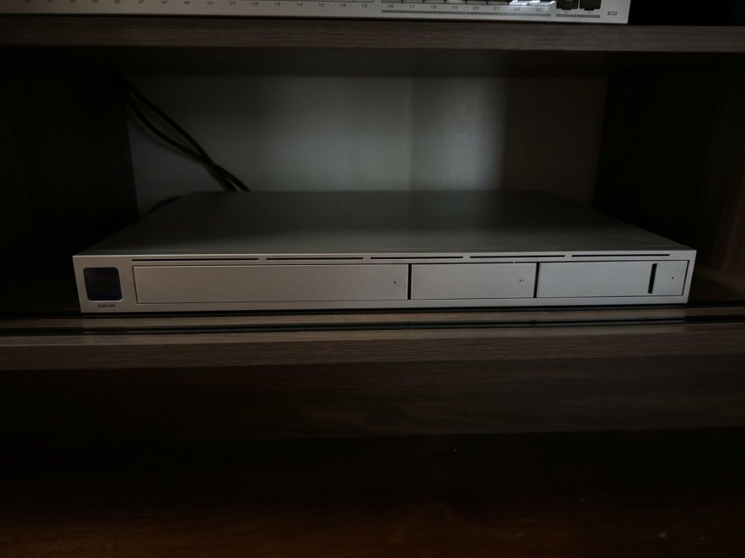 Ubiquiti UniFi UNVR Network Video Recorder (Category: Office & Business Technology) located in Caloocan City. Submitted by bacolodsam55846 (Listing ID 1469172634, Image 1). Description: WTS: Unifi UNVR - Bought last oct 13 - Good as new - comes w box and receipt Price: 25k RFS: Unvr G2 Loc: Qc Ortigas.