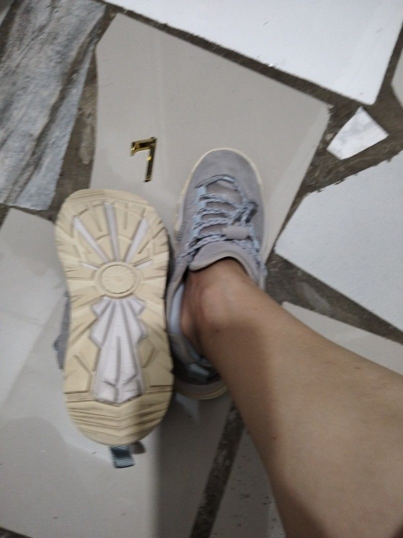 Ugg (Category: Sneakers) located in El Salvador. Submitted by francheskaukayukay (Listing ID 1469260447, Image 3). Description: .