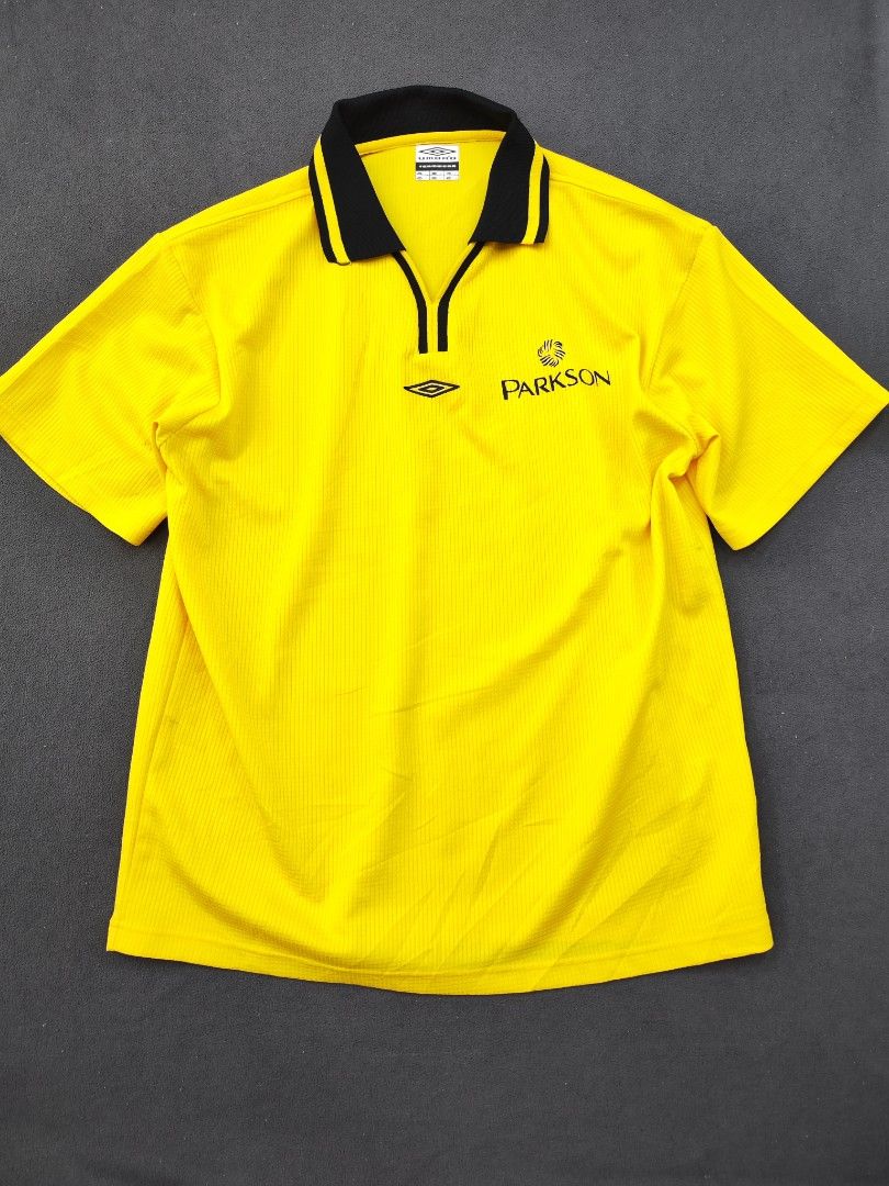 Umbro Jersey Tee (Category: Tshirts & Polo Shirts ) located in Bulacan. Submitted by emilj23 (Listing ID 1469169328, Image 1). Description: Umbro Jersey Tee Size L on tag L 29 W 23 Condition 9/10 Color rate 9/10 No Issue.