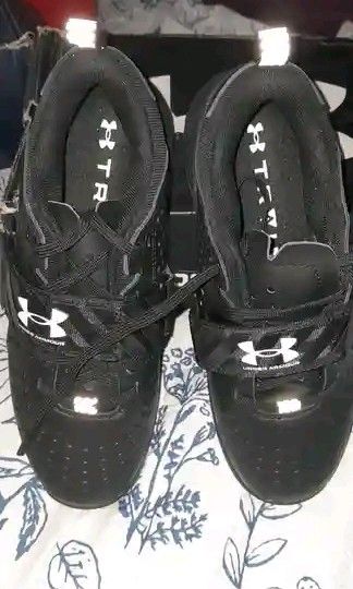 Under armour 8.5 us women (Category: Sneakers) located in Manila. Submitted by dreamweaver25 (Listing ID 1469354568, Image 1). Description: brand new orig under armour lifter black 8.5 us women.