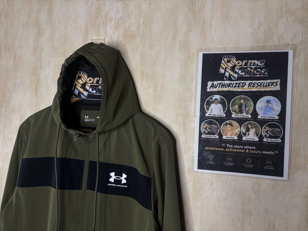 UNDER ARMOUR SPORTSYLE JACKET (Category: Coats, Jackets and Outerwear) located in Cabuyao City. Submitted by pormanation-thrift-store (Listing ID 1469307077, Image 3). Description: UNDER ARMOUR SPORTSYLE JACKET Condition: LIKE NEW Color rate: 10/10 (PWEDE SA MASELAN) Size: MEDIUM Dimes: 23”Wx28”L Issue: NONE✅ Price: 1500.