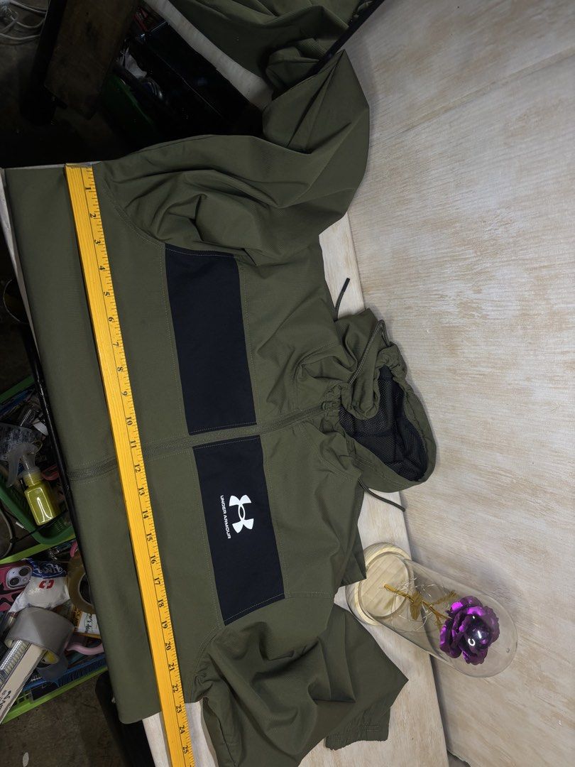 UNDER ARMOUR SPORTSYLE JACKET (Category: Coats, Jackets and Outerwear) located in Cabuyao City. Submitted by pormanation-thrift-store (Listing ID 1469307077, Image 2). Description: UNDER ARMOUR SPORTSYLE JACKET Condition: LIKE NEW Color rate: 10/10 (PWEDE SA MASELAN) Size: MEDIUM Dimes: 23”Wx28”L Issue: NONE✅ Price: 1500.