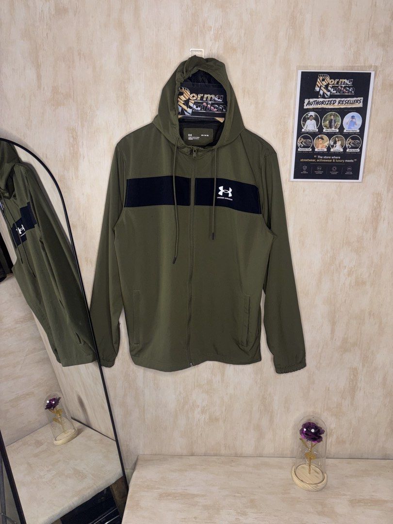 UNDER ARMOUR SPORTSYLE JACKET (Category: Coats, Jackets and Outerwear) located in Cabuyao City. Submitted by pormanation-thrift-store (Listing ID 1469307077, Image 1). Description: UNDER ARMOUR SPORTSYLE JACKET Condition: LIKE NEW Color rate: 10/10 (PWEDE SA MASELAN) Size: MEDIUM Dimes: 23”Wx28”L Issue: NONE✅ Price: 1500.