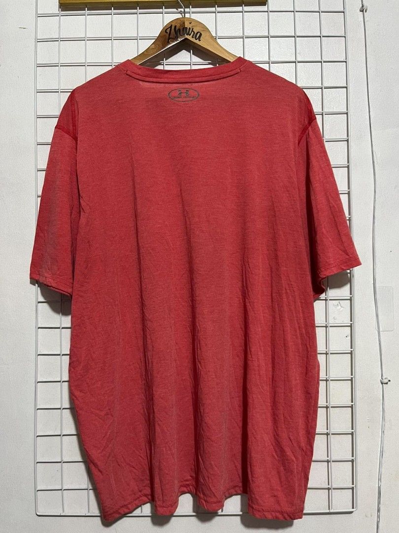 UNDER ARMOUR V-NECK PERFORMANCE T-SHIRT (Category: Activewear) located in Pagsanjan. Submitted by thriftyclothes33 (Listing ID 1469305574, Image 3). Description: 🔥 UNDER ARMOUR V-NECK PERFORMANCE T-SHIRT 🖤💪 ✨ Moisture-wicking performance fabric ✨ Classic V-neck design ✨ Loose athletic fit for comfort ✨ Great for workouts & everyday wear 🏷️ Size 3XL on tag 📏 Width 28" • Length 30" 👕 Fit: Loose fit relaxed 😎 🧺 Needs wash/ From u.s package �