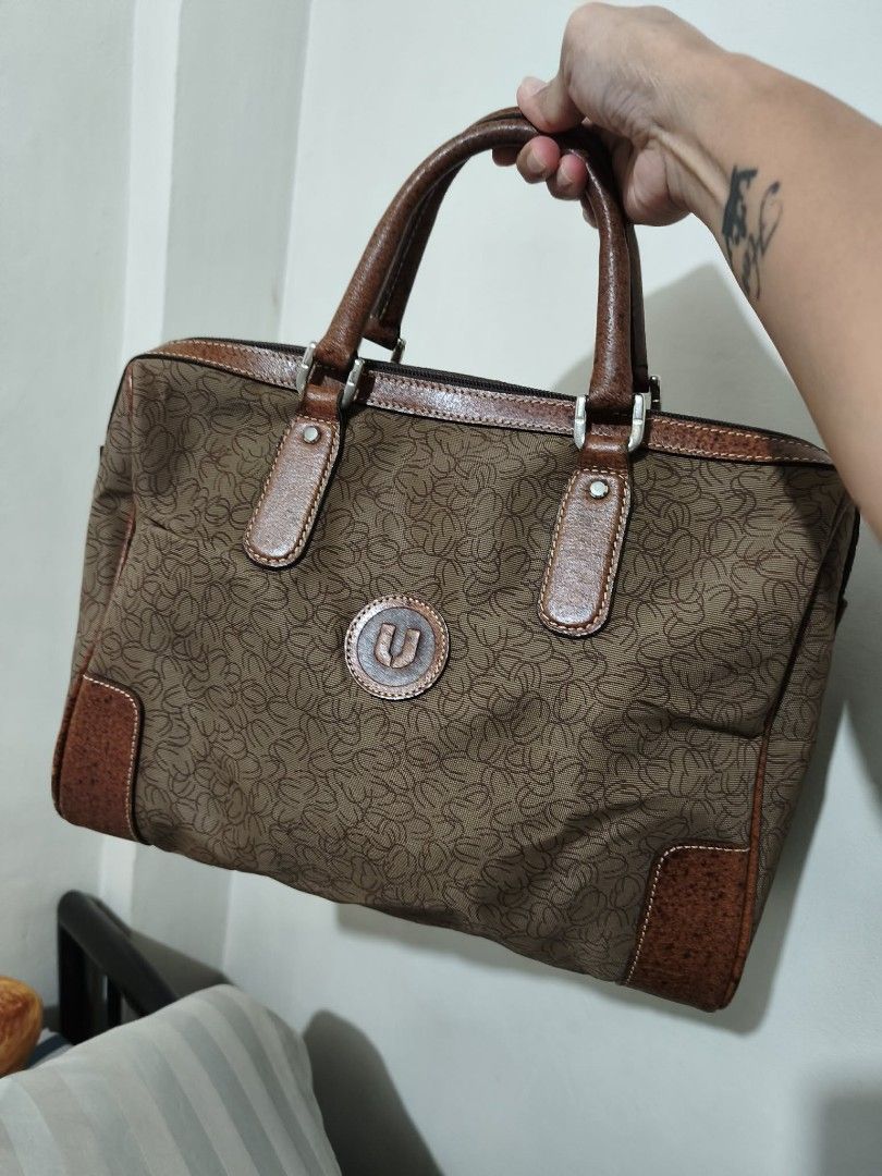 Ungaro Paris Boston Bag (Category: Tote Bags) located in Quezon City. Submitted by daisyuy1979 (Listing ID 1469304020, Image 2). Description: .
