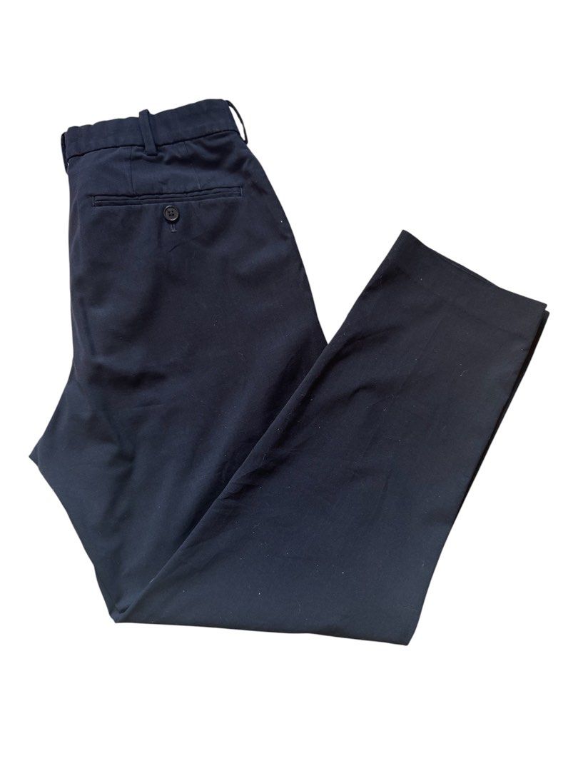 Uniqlo Ankle Pants (Category: Chinos) located in Kabankalan. Submitted by secondhandgemsz (Listing ID 1469240319, Image 3). Description: Size 28-30w x 36L x 7hem Like new Dark blue actual color.