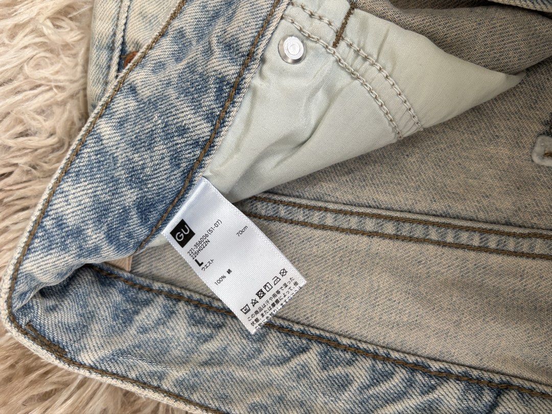 Uniqlo barrel leg jeans (Category: Jeans) located in Quezon City. Submitted by swift_kenjie (Listing ID 1469288540, Image 3). Description: 30-32 L-40 Ganda kulay vintage.