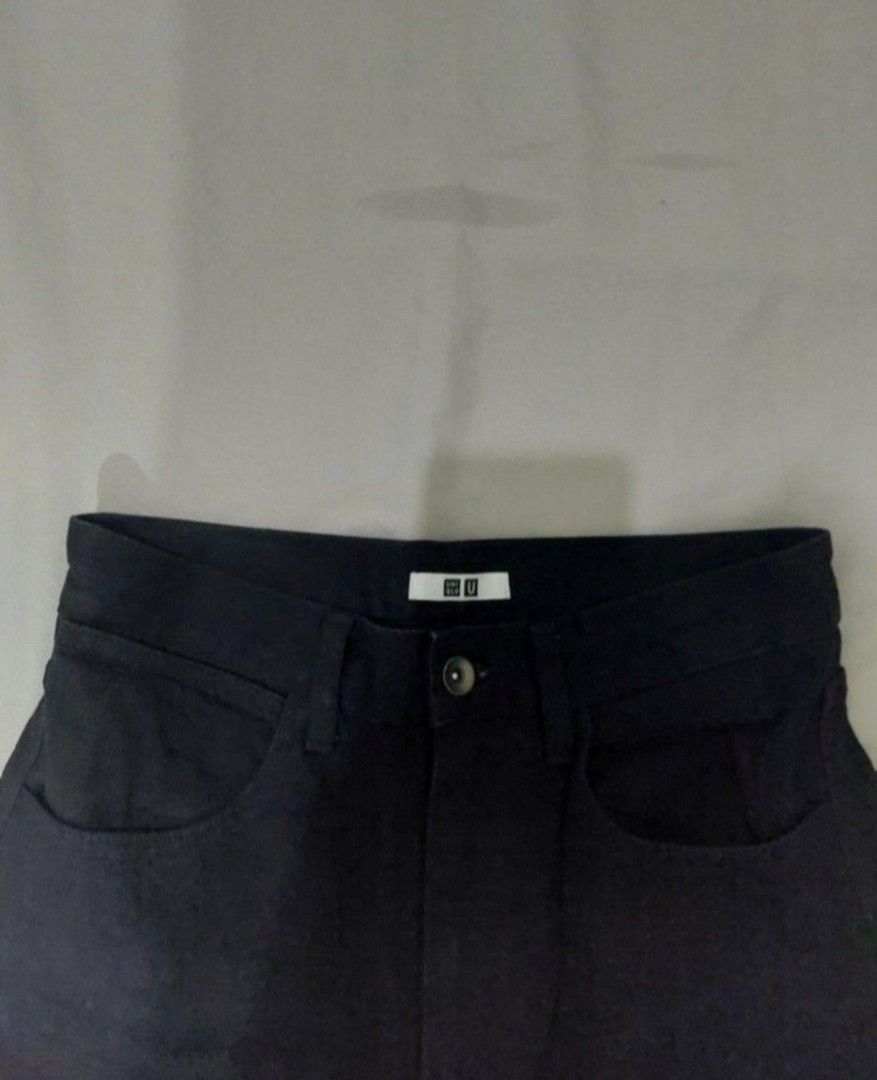 Uniqlo Black Jeans (Category: Jeans) located in Pasig City. Submitted by xmbgr (Listing ID 1469252729, Image 2). Description: - worn twice or thrice only - fits size 27W.