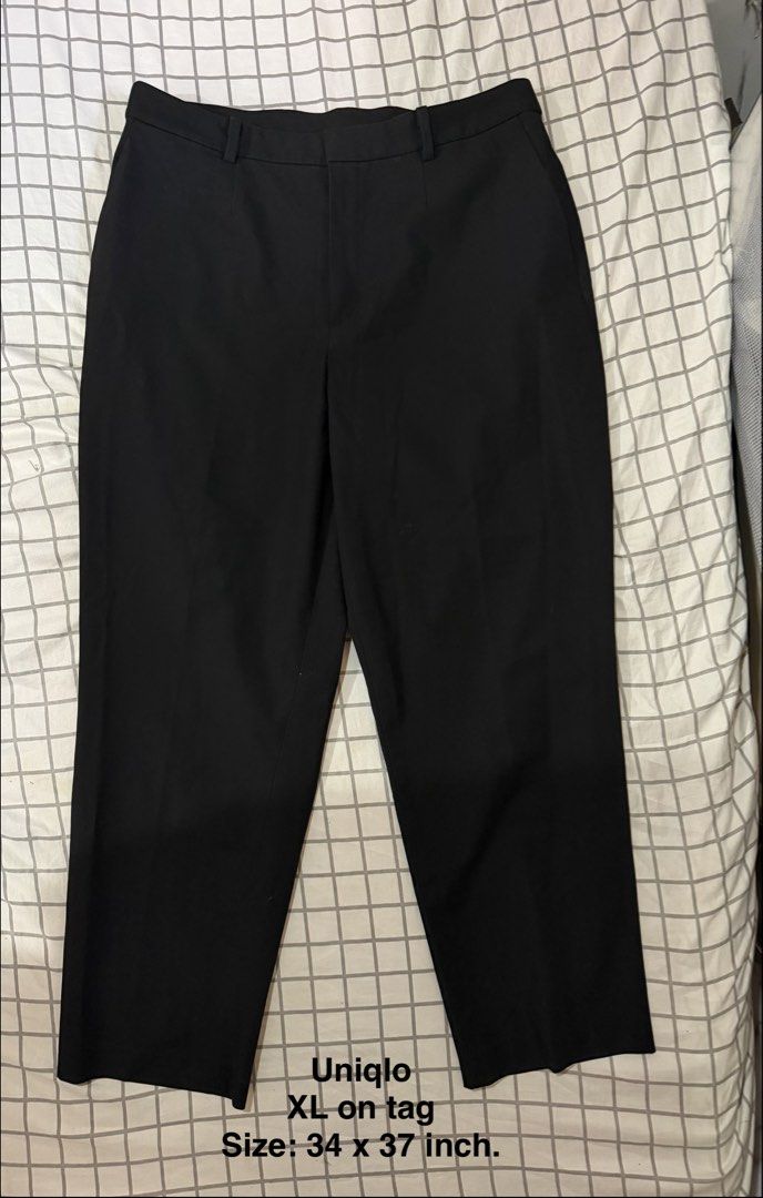 Uniqlo Black Smart Ankle Pants (Category: Chinos) located in Manila. Submitted by pinkyswearshop2.0 (Listing ID 1469238741, Image 1). Description: .