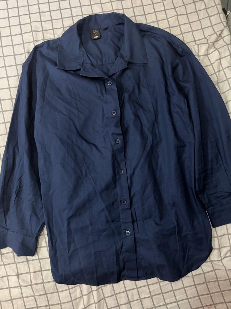 Uniqlo button-down long-sleeve shirt (Category: Tshirts & Polo Shirts ) located in Quezon City. Submitted by pinkyswearshop (Listing ID 1469239024, Image 3). Description: .