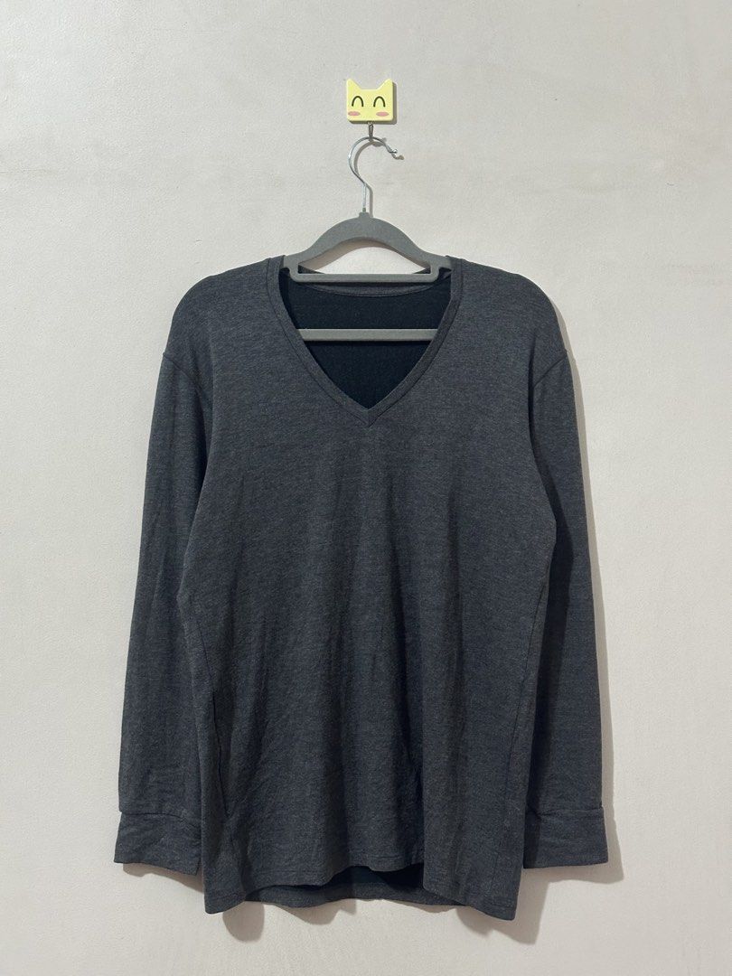 Uniqlo Dark Gray Extra Warm Heat Tech Men Medium (Category: Sets & Coordinates) located in Balanga. Submitted by winterlab_ph (Listing ID 1469282640, Image 3). Description: B364.