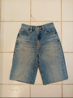 (Category: ) located in . Submitted by toogood2bethrift (Listing ID 1469190856, Image 1). Description: .