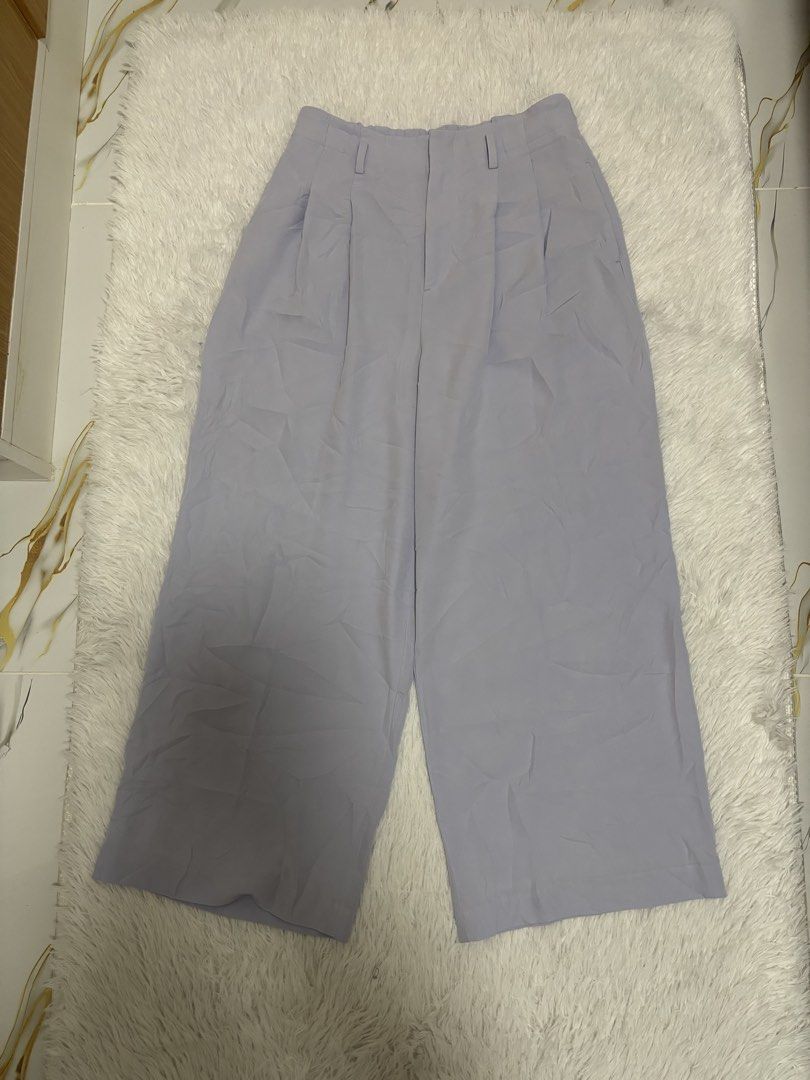 Uniqlo Drape Wide-Leg Pants (Category: Other Bottoms) located in San Fernando. Submitted by wintersummerboutique (Listing ID 1469320139, Image 3). Description: Uniqlo Drape Wide-Leg Pants Large on tag Waist 30-32 Length 38 Excellent condition Pampanga .