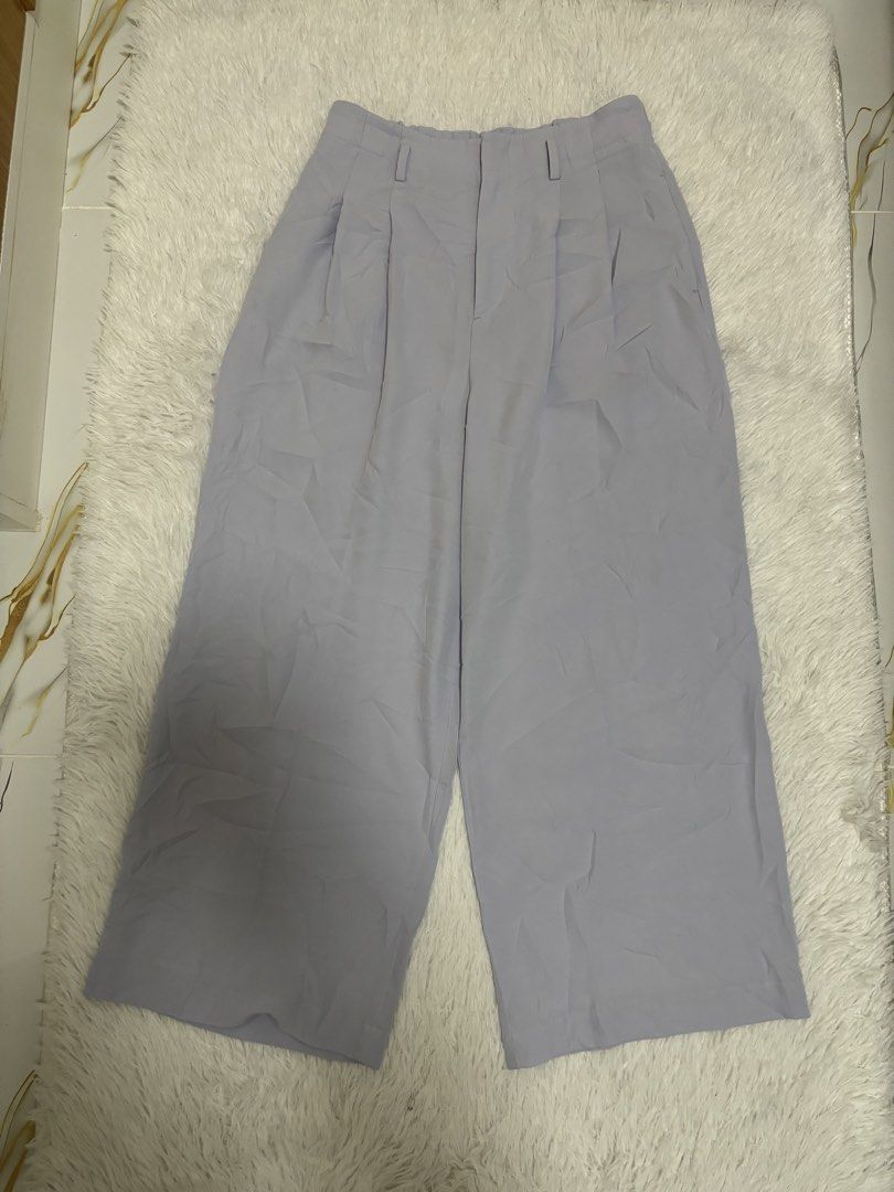 Uniqlo Drape Wide-Leg Pants (Category: Other Bottoms) located in San Fernando. Submitted by wintersummerboutique (Listing ID 1469320139, Image 2). Description: Uniqlo Drape Wide-Leg Pants Large on tag Waist 30-32 Length 38 Excellent condition Pampanga .