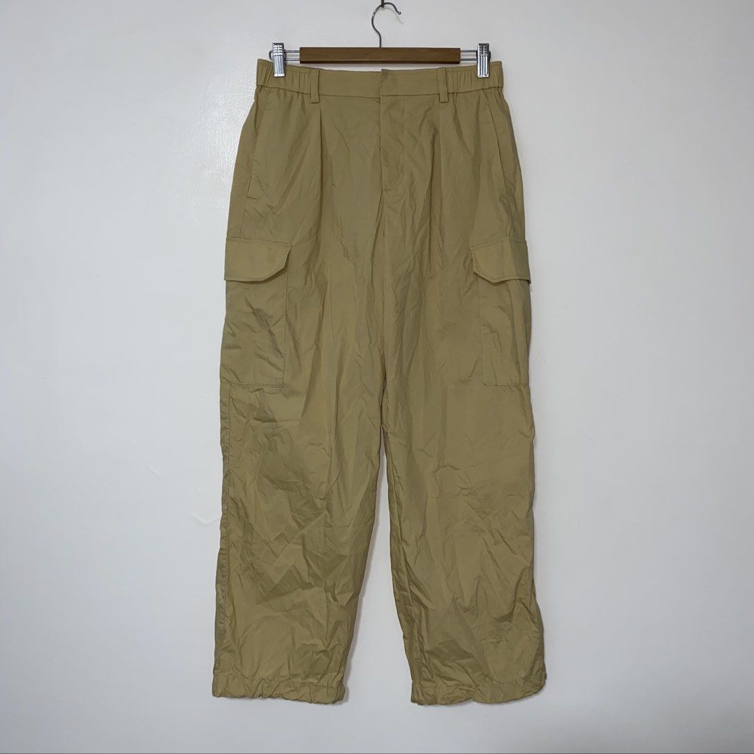 UNIQLO easy cargo pants (Category: Other Bottoms) located in San Jose del Monte. Submitted by mamiracky (Listing ID 1469274138, Image 3). Description: .