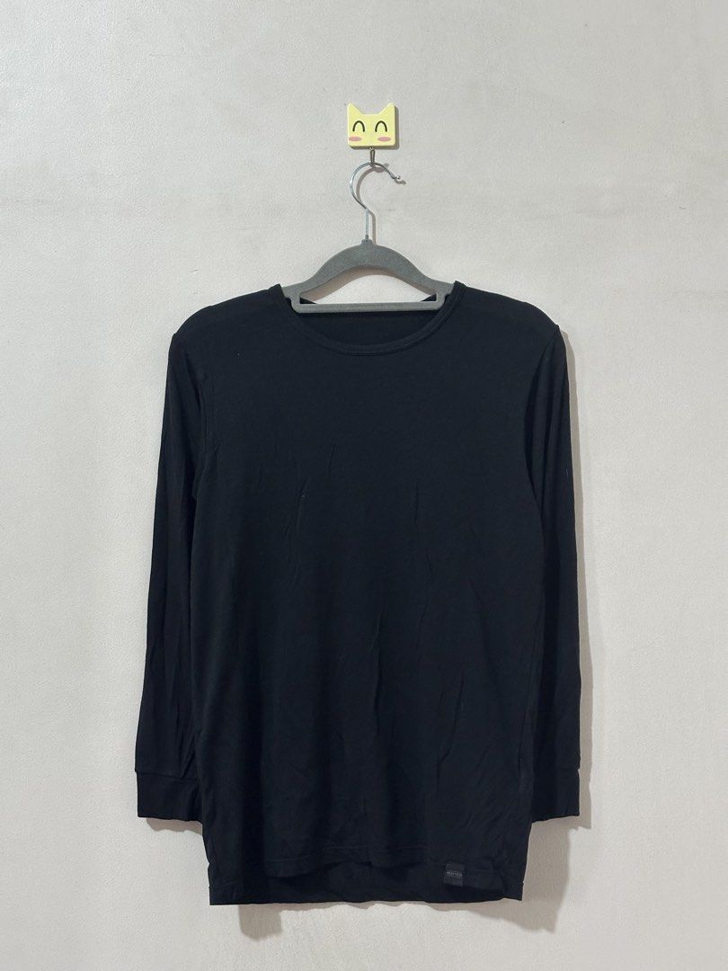 Uniqlo Heat Tech Men Small (Category: Sets & Coordinates) located in Balanga. Submitted by winterlab_ph (Listing ID 1469196911, Image 2). Description: B349.