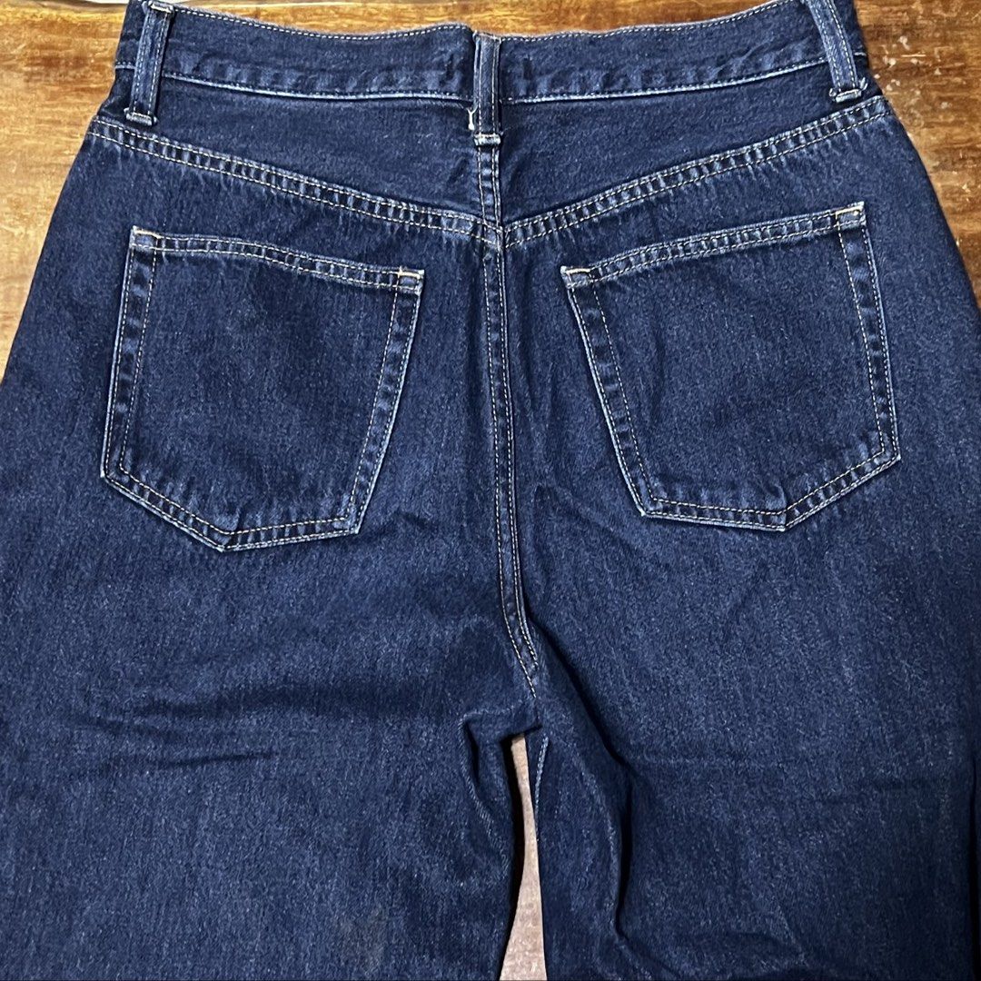 Uniqlo Jeans (Category: Jeans) located in Rizal. Submitted by lovedbylance (Listing ID 1469327382, Image 2). Description: Size 25 on tag that are still in good condition with just some fading due to constant wear. For fit reference, I am 5’5 with an average body type and you can check the last few slides for when worn photos to see how they sit. Letting these go because I prefer baggier silhouettes now. Feel free to message me if you have any que