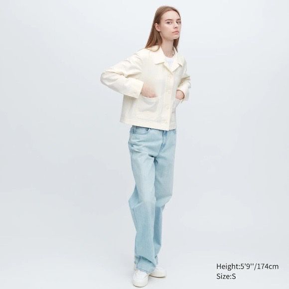 Uniqlo Jersey Short Jacket Off-White Medium (Category: Coats, Jackets and Outerwear) located in Paranaque City. Submitted by sengloveima (Listing ID 1469180823, Image 2). Description: .