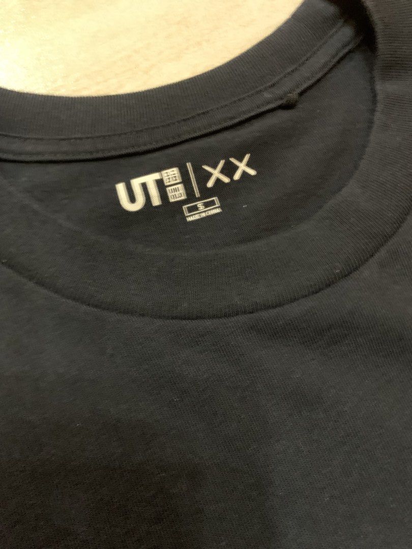 UNIQLO KAWS SHIRT (Category: Formal Shirts) located in Naga. Submitted by dunxx (Listing ID 1469290523, Image 3). Description: Dimes: 18 x 26 ( S on tag ) Condition: Brandnew condi Issue: None Mop: Gcash Courrier: JnT Dm for more dets!.