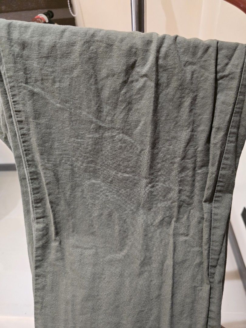 Uniqlo Linen Pants (Category: Trousers) located in Baguio. Submitted by carinoshawn (Listing ID 1469238106, Image 3). Description: Uniqlo Linen Pants Khaki Green Used only 5-6 times XL.