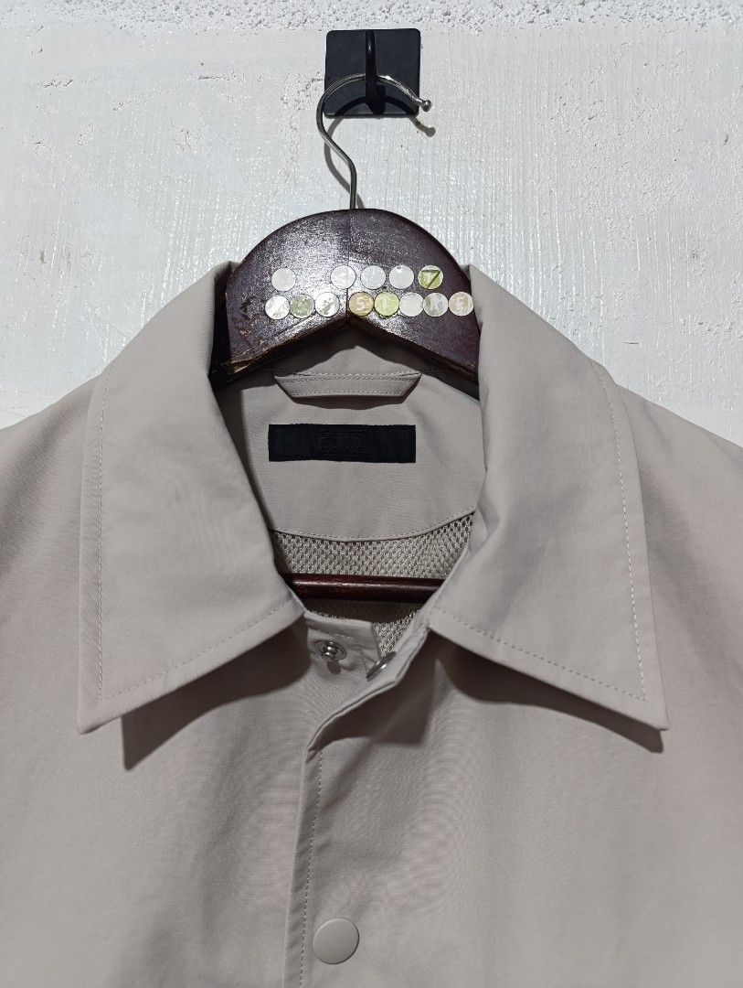 Uniqlo men coach jacket (Category: Coats, Jackets and Outerwear) located in Bulacan. Submitted by frederickg80292 (Listing ID 1469172842, Image 3). Description: UNIQLO MEN COACH JACKET - COLOR NATURAL 📌 SIZE SMALL TO MEDIUM 21.7 WIDTH 27 LENGTH GOOD AS NEW CONDITION 10/10 COLOR RATE NO ISSUE 👌 980 + SF ONLY 💸 LOCATION SJDM BULACAN.