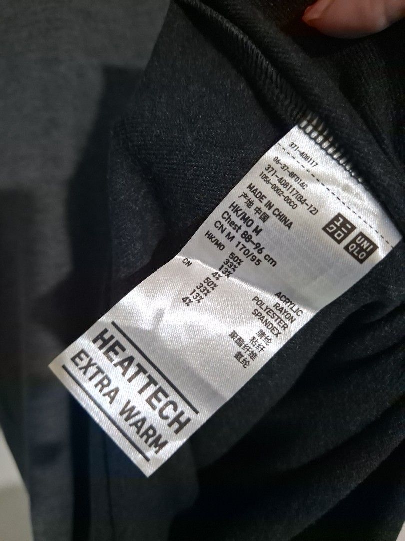 Uniqlo men's heattech extrawarm M (Category: Tshirts & Polo Shirts ) located in Subic. Submitted by petitecorner22 (Listing ID 1469203672, Image 3). Description: no more haggling please.