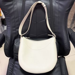 (Category: ) located in . Submitted by yeonwuv (Listing ID 1469172374, Image 1). Description: .