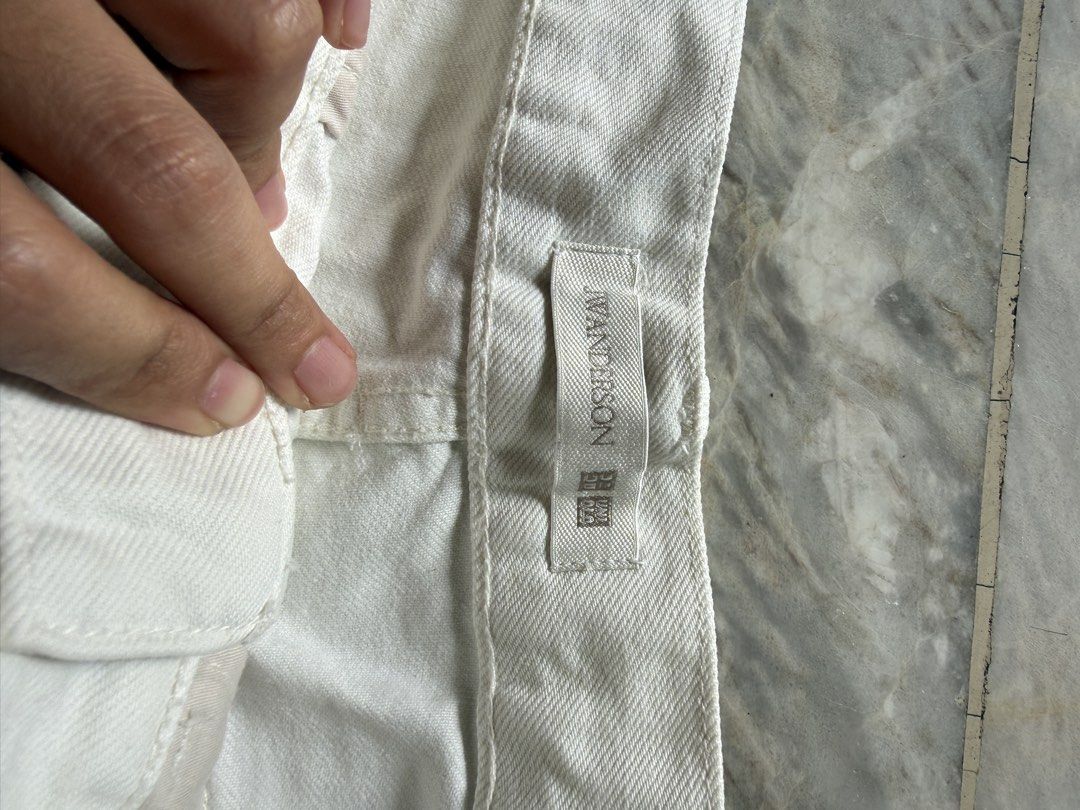 Uniqlo Pants (Category: Jeans) located in Cainta. Submitted by veronicasdeclutter (Listing ID 1469174257, Image 3). Description: - bought for 1999 - never been used .