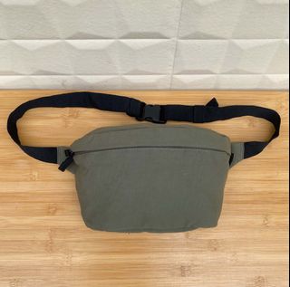 (Category: ) located in . Submitted by authentic_bag96 (Listing ID 1469214222, Image 1). Description: .