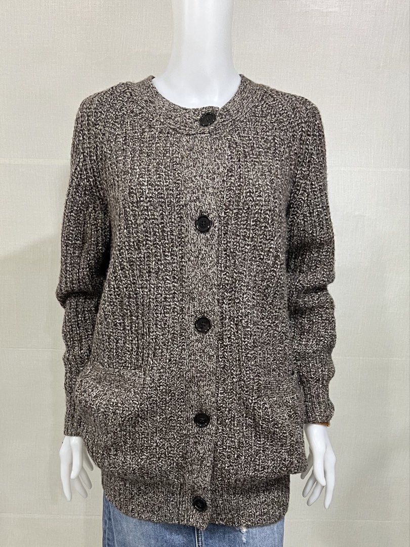 Uniqlo Rope Ribbed Button Sweater (Category: Coats, Jackets and Outerwear) located in Cebu City. Submitted by kei.flmn (Listing ID 1469254306, Image 2). Description: 📌PLEASE READ BEFORE MAKING AN OFFER Excellent Condition (No issues) Size:Fits XL - [x] Flat Lay Measurements (in inches): - [x] Bust:44 “ (with pockets) - [x] Length Reference: Mannequin Height : 5’4” (First-come, first-served basis) Due to an increased number of joy reservers and f