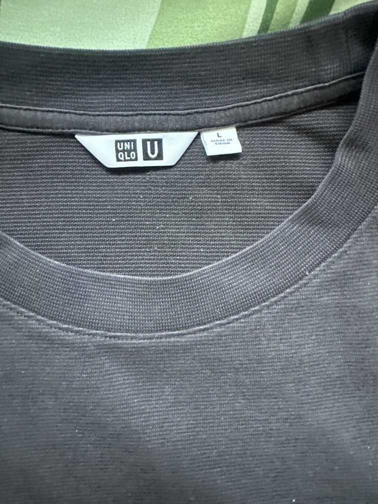 Uniqlo roundneck tee (Category: Tshirts & Polo Shirts ) located in Pasig City. Submitted by kaelsy (Listing ID 1469237525, Image 2). Description: Get 2 for ₱400 With minimal stripes print.