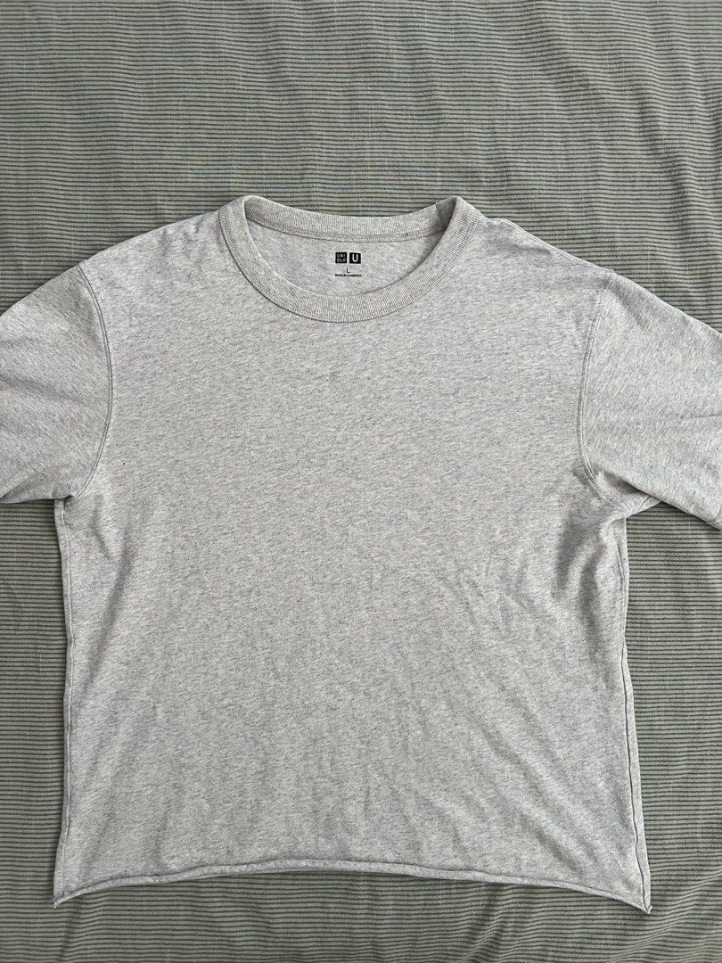 Uniqlo Cotton Crew Shirt (Category: Tshirts & Polo Shirts ) located in Muntinlupa City. Submitted by coolthrifto (Listing ID 1469194530, Image 1). Description: Issues: none Cropped the length Size: large Uniqlo bought Length: 24 Width: 22.