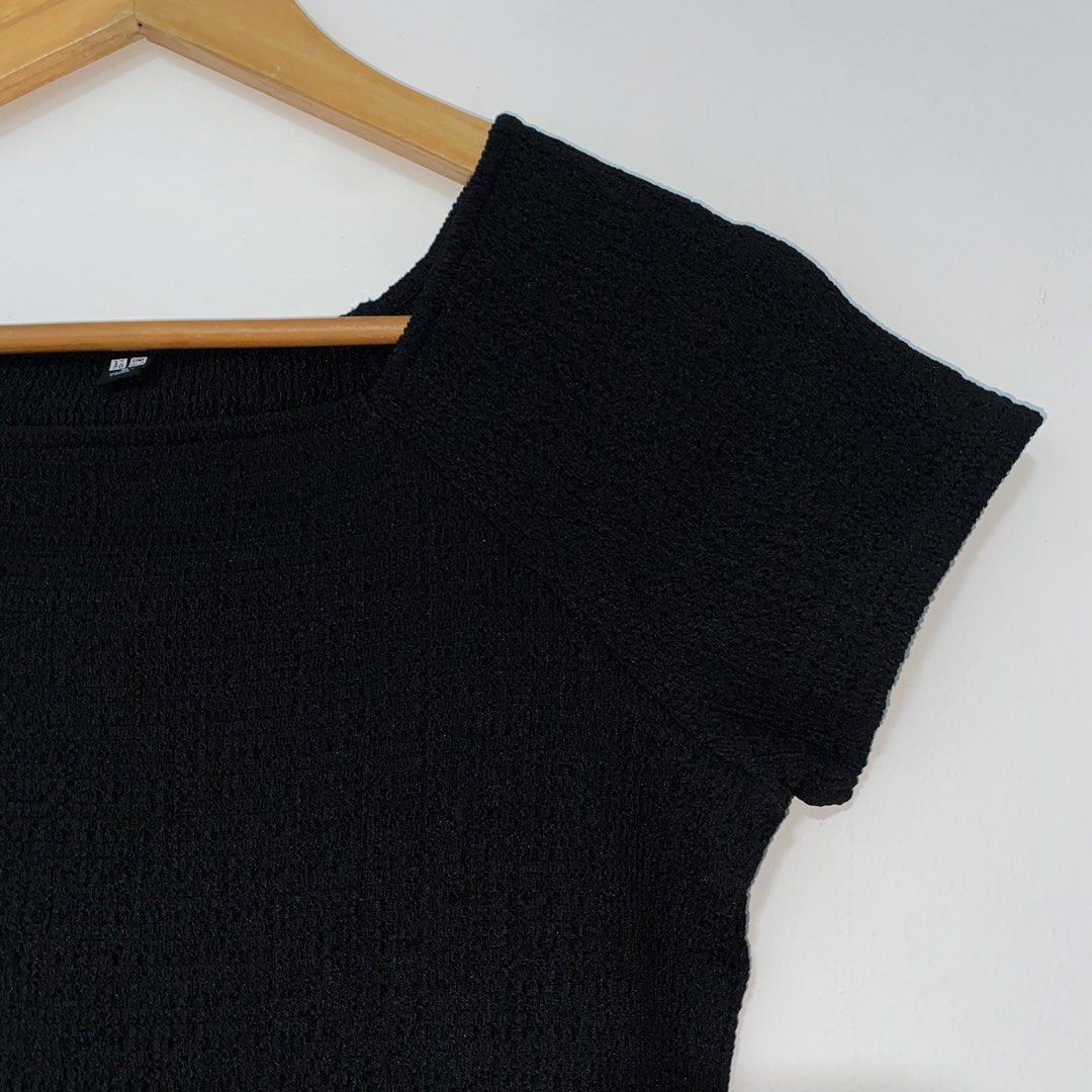 UNIQLO textured top (Category: Blouses) located in San Jose del Monte. Submitted by mamiracky (Listing ID 1469270106, Image 3). Description: .