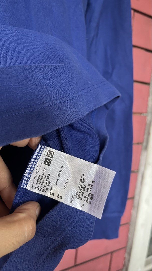 uniqlo turtle neck (Category: Coats, Jackets and Outerwear) located in Quezon City. Submitted by dressingroombylech (Listing ID 1469162443, Image 2). Description: .