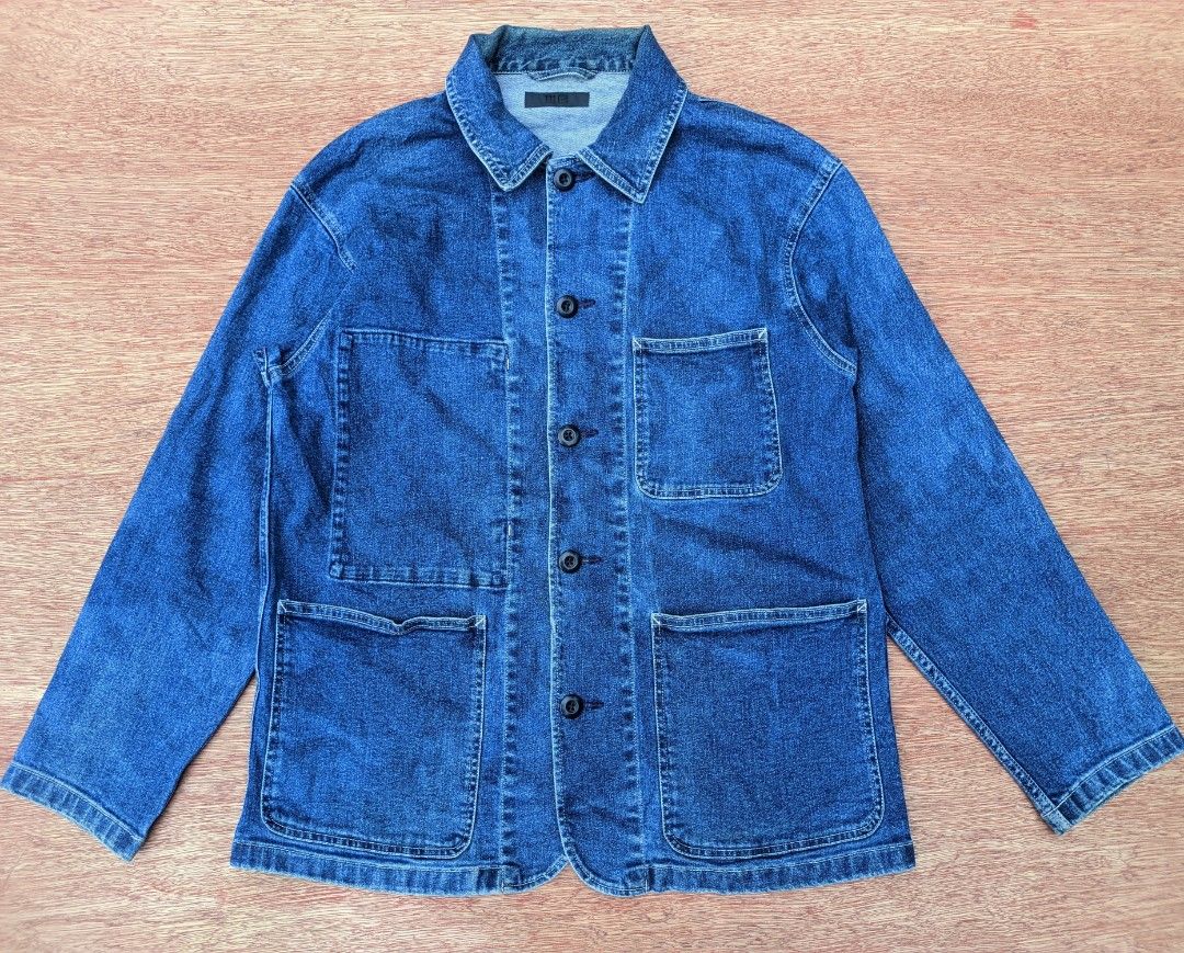 UNIQLO utility denim jacket Size M (Category: Coats, Jackets and Outerwear) located in Kapalong. Submitted by hashhthrift (Listing ID 1469225950, Image 1). Description: UNIQLO utility denim jacket Issue sign of use W 22 pit to pit L 27 Loc: Kapalong Davao Del Norte Mop: Gcash Mod: J&T Dm to purchase.