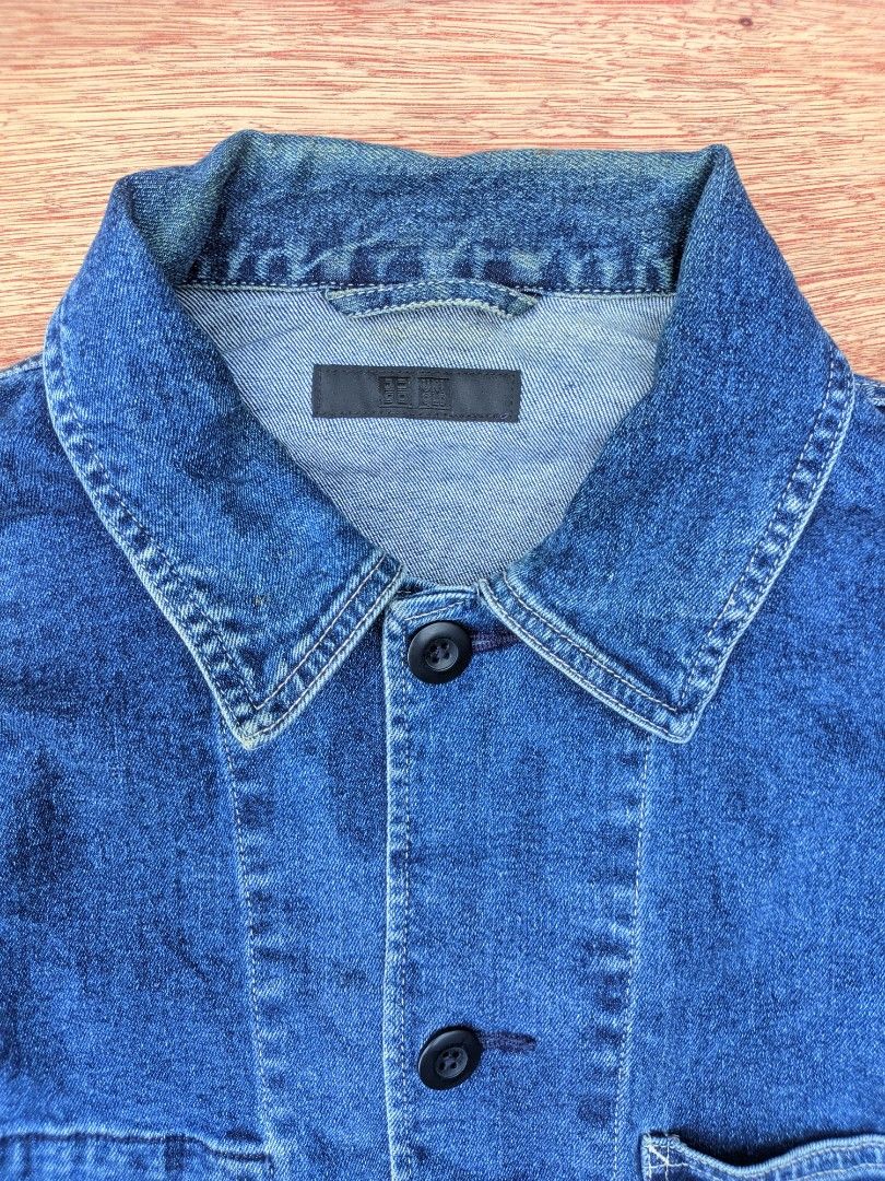 UNIQLO utility denim jacket Size M (Category: Coats, Jackets and Outerwear) located in Kapalong. Submitted by hashhthrift (Listing ID 1469225950, Image 3). Description: UNIQLO utility denim jacket Issue sign of use W 22 pit to pit L 27 Loc: Kapalong Davao Del Norte Mop: Gcash Mod: J&T Dm to purchase.
