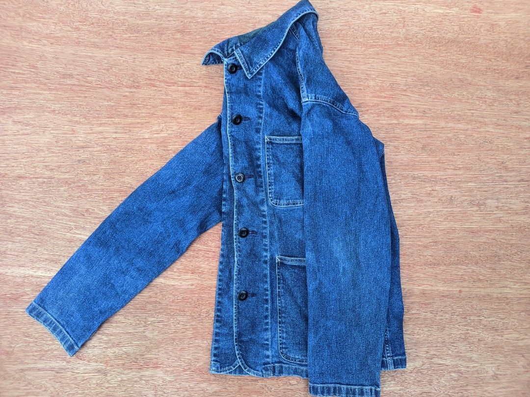 UNIQLO utility denim jacket Size M (Category: Coats, Jackets and Outerwear) located in Kapalong. Submitted by hashhthrift (Listing ID 1469225950, Image 2). Description: UNIQLO utility denim jacket Issue sign of use W 22 pit to pit L 27 Loc: Kapalong Davao Del Norte Mop: Gcash Mod: J&T Dm to purchase.