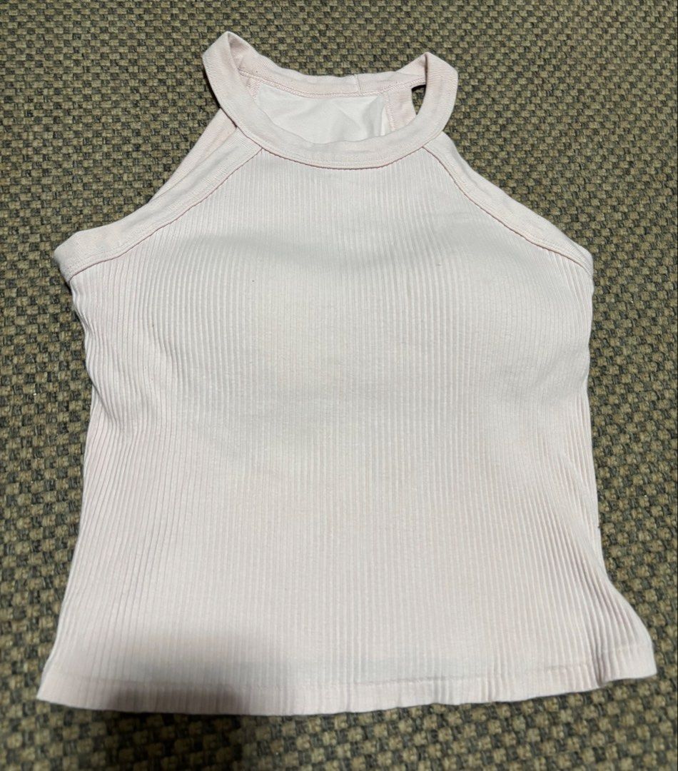 Uniqlo with Built in Bra (Category: Sleeveless) located in Las Pinas. Submitted by mmanila_finds (Listing ID 1469192656, Image 1). Description: .