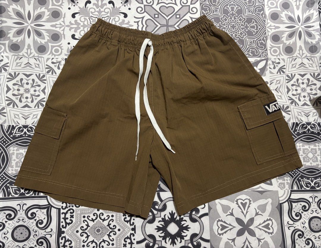Unisex Vans Shorts (Category: Shorts) located in Marikina City. Submitted by shanctuarykrrt (Listing ID 1469361503, Image 1). Description: .