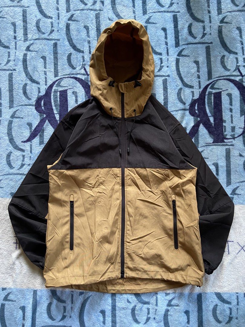 UNITED ATHLE TECH SHELL HOODIE JACKET (Category: Coats, Jackets and Outerwear) located in Davao. Submitted by re.wornn (Listing ID 1469208362, Image 1). Description: •MEDIUM W20 LENGTH FRONT25 BACK27 •GOOD AS NEW CONDITION 🏷️750 FREESHIPPING 📩DM.
