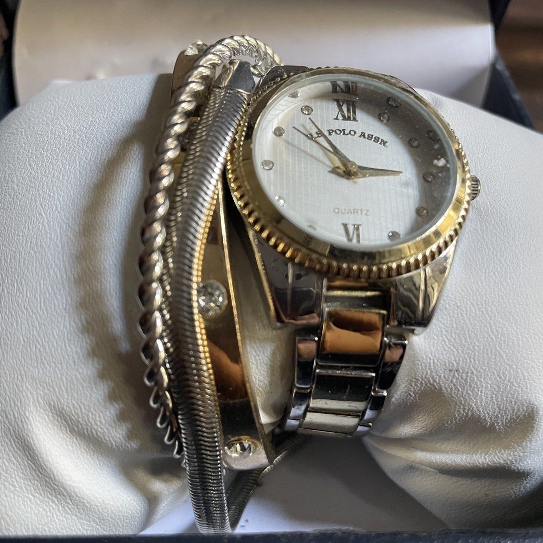 Us Polo Watch (Category: Women's Watches) located in Mandaluyong City. Submitted by summersamnl (Listing ID 1469163592, Image 2). Description: Set.