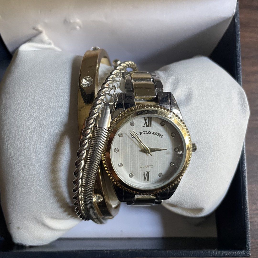 Us Polo Watch (Category: Women's Watches) located in Mandaluyong City. Submitted by summersamnl (Listing ID 1469163592, Image 1). Description: Set.