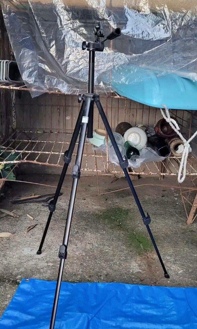 velbon light tripod (Category: Tripods & Monopods) located in Sablan. Submitted by gongonshelley12 (Listing ID 1469168051, Image 1). Description: 350 ONLY VELBON LIGHT TRIPOD ALUMINUM LEGS; VERY HANDY GOODS NA GOODS PO ETO.
